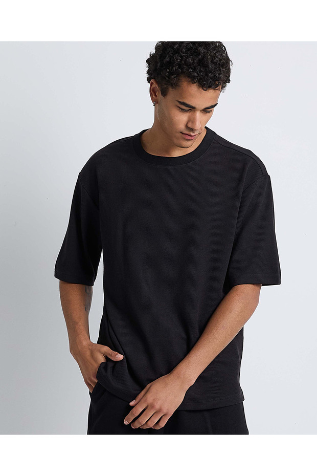 Textured T-Shirt with Crew Neck and Short Sleeves