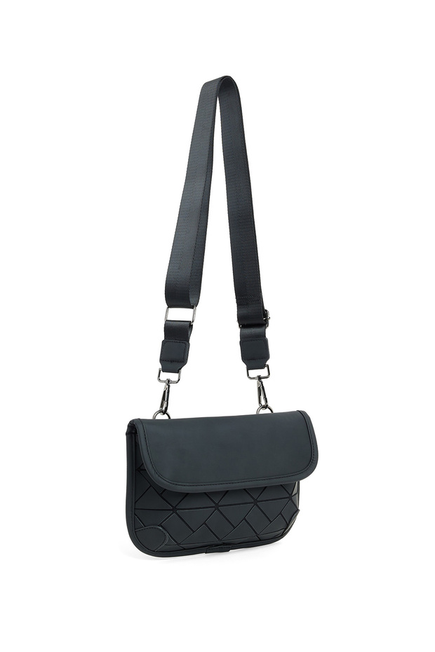 حقيبة كروس بودي منقوشة بالماس - 3