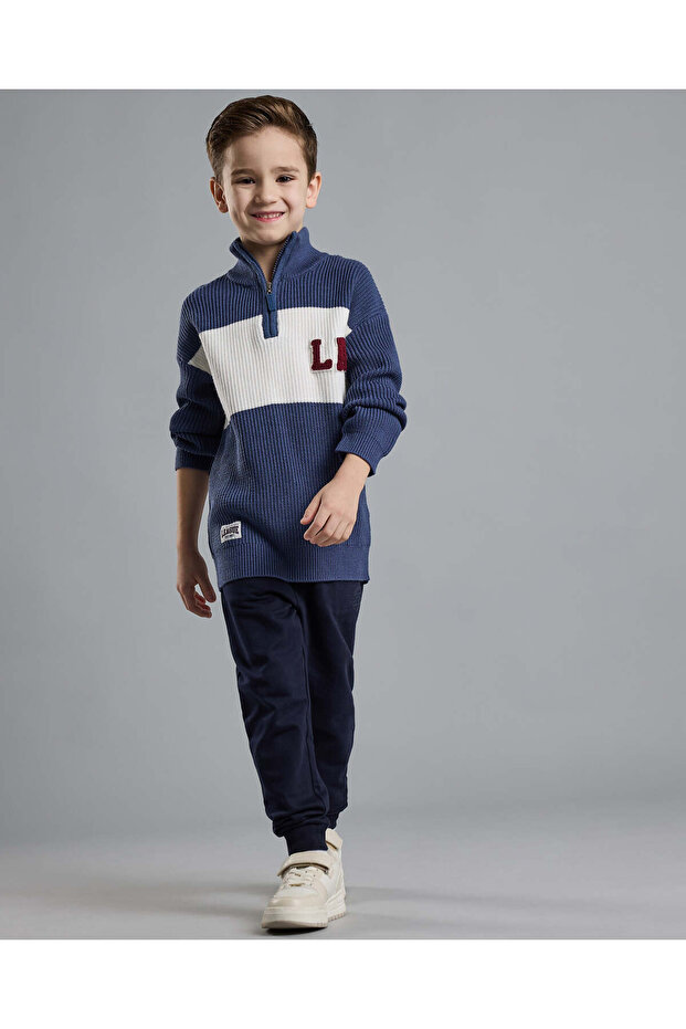 Color Block Sweater with High Neck and Long Sleeves