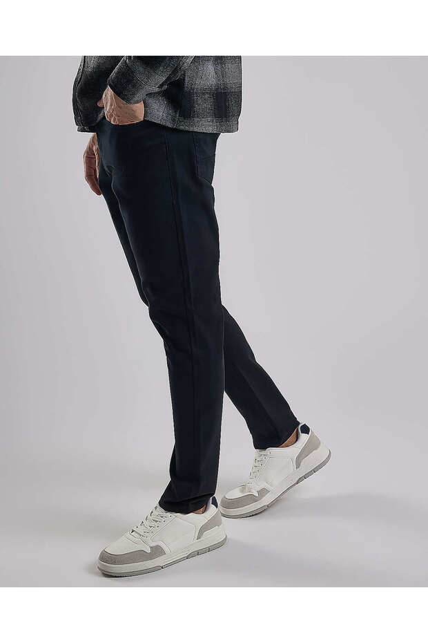 بنطلون منسوج سادة مع زر للإغلاق - 3