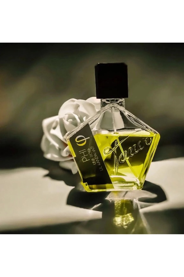 عطر تاور باي يوني روز دي كندهار او دو بارفيوم 50 مل - 3