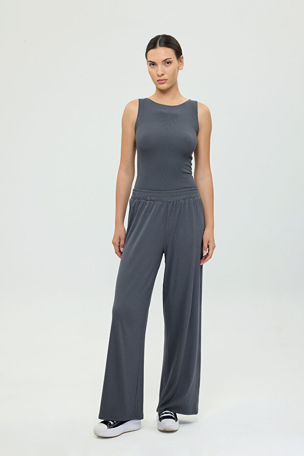 Soft Rib Straight Cut Loose Trousers Smoked