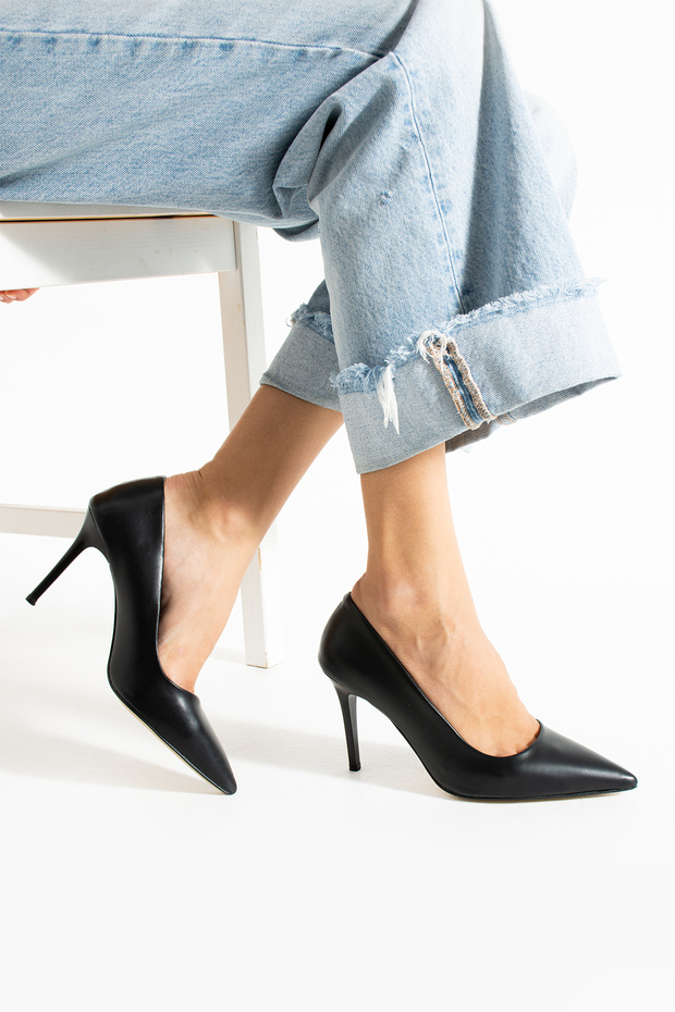 Siyah Vegan Deri Mat 9cm Topuklu Hafızalı Pedli Rahat Kalıp Sivri Burun Kadın Stiletto - 1
