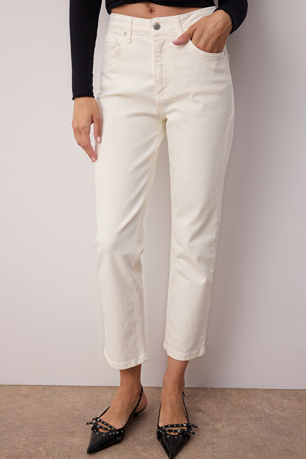 Beyaz Yüksek Bel Düz Kesim Comfort/Esnek Straight Jeans TWOSS25JE00099 - 7