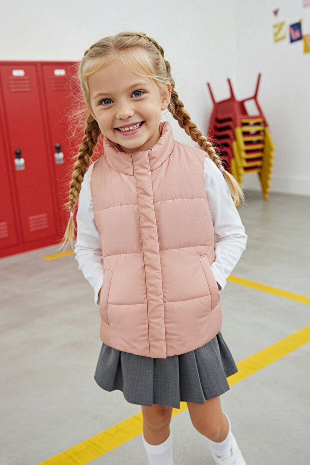 Pembe Düz/Basic Dik Yaka Regular Fit Kız Çocuk Şişme Yelek TKDAW26YE00000 - 1