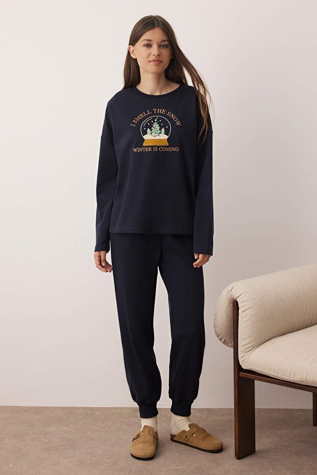 Lacivert Yılbaşı Temalı Slogan Nakışlı Örme Pijama Takımı THMAW26PT00034 - 2
