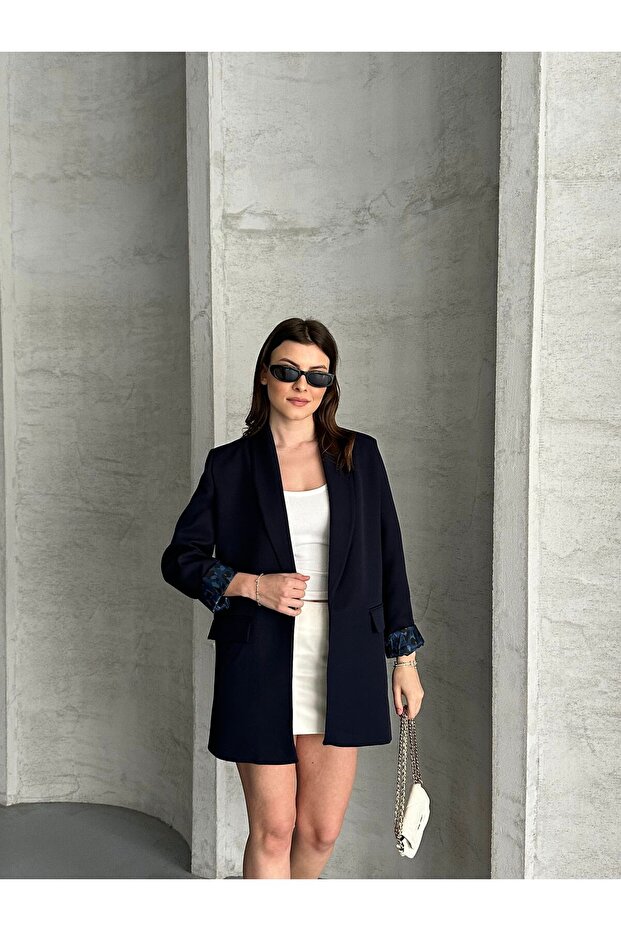 Oversized Long Blazer Jacket with Leopard Lining Detail - 2