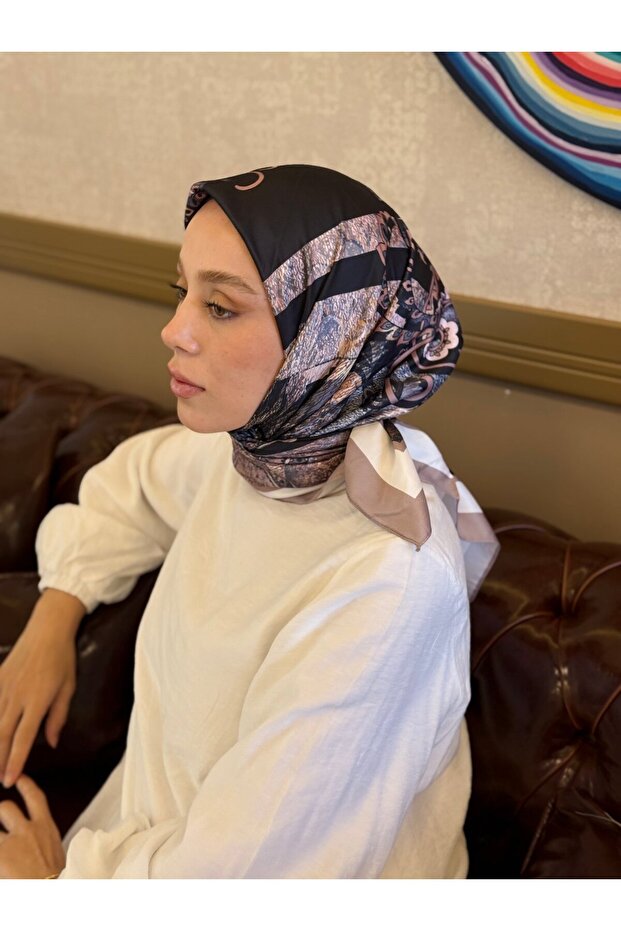 وشاح من نسيج التويل بنمط فيورين - 1