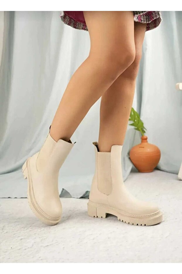 KADIN LATİKLİ BOT - 4