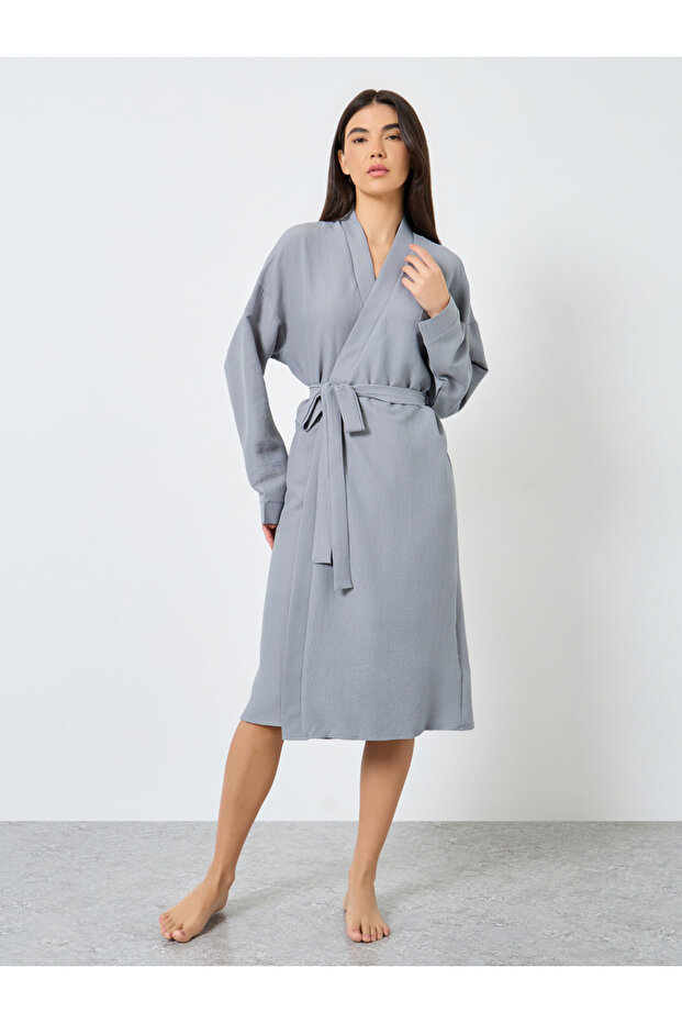 رداء سادة منقوش مع حزام ربطة عنق - 1