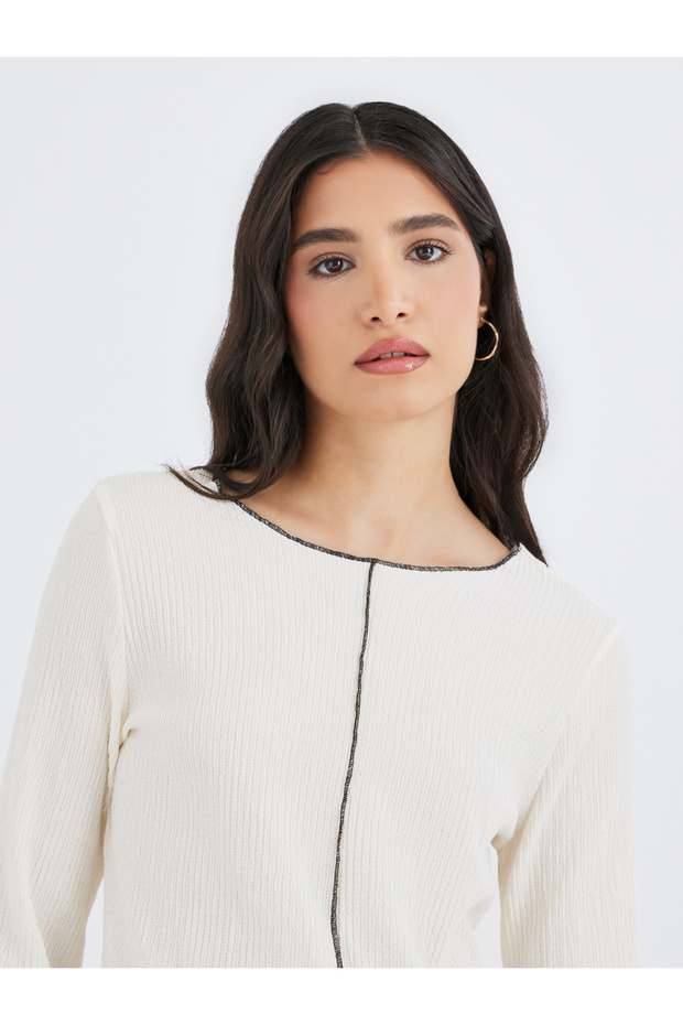 بلوزة سادة ذات رقبة دائرية وأكمام واسعة - 3