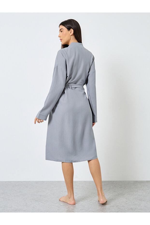 رداء سادة منقوش مع حزام ربطة عنق - 4