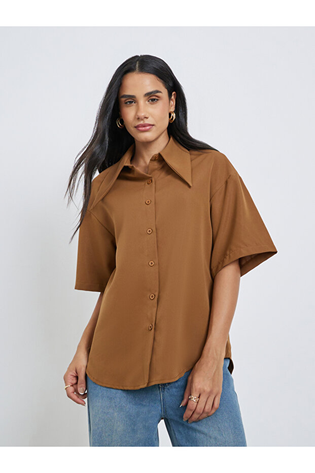 Solid Buttoned Spread Collar Shirt - 3
