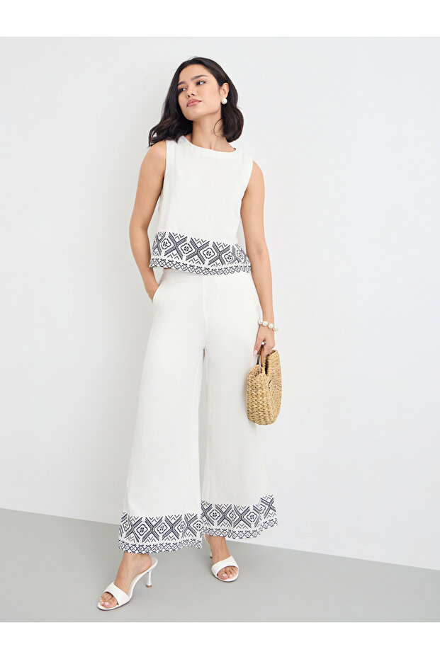 Women Border Print Sleeveless Top and Pants Co-Ords