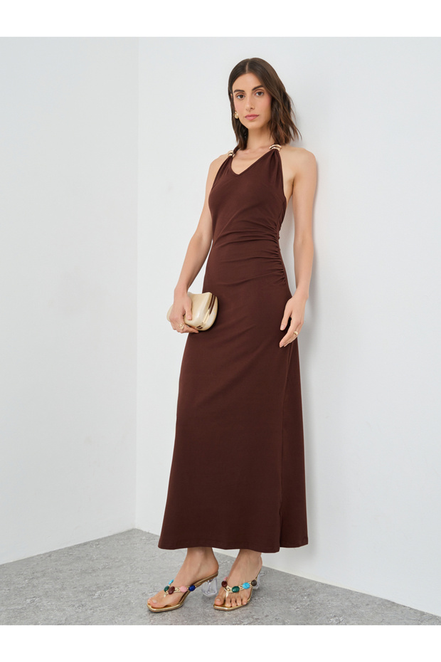 فستان ماكسي سادة بفتحة رقبة على شكل هالتر - 2