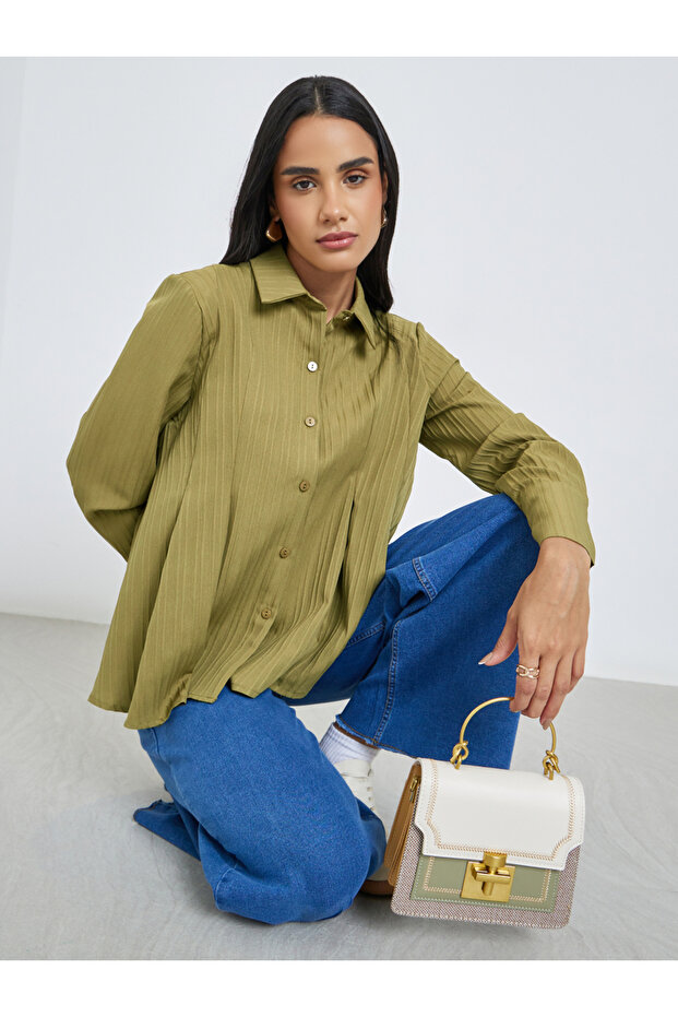 Textured Pleated Spread Collar Shirt