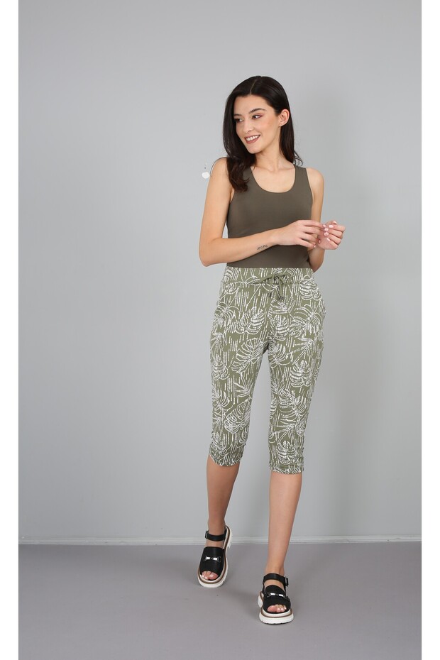 Palm Patterned Capri - 1