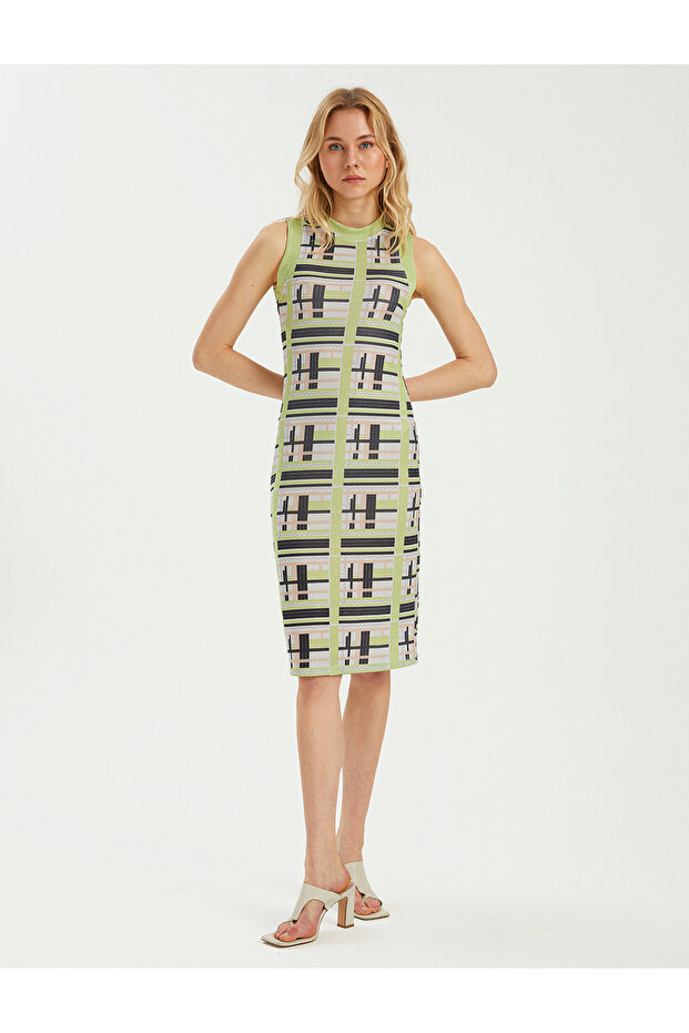 SIFIR KOLLU GARNİLİ MİDİ DESENLİ ÖRME ELBİSE - 2