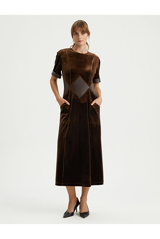 DERI DETAYLI KADIFE ELBISE - 2