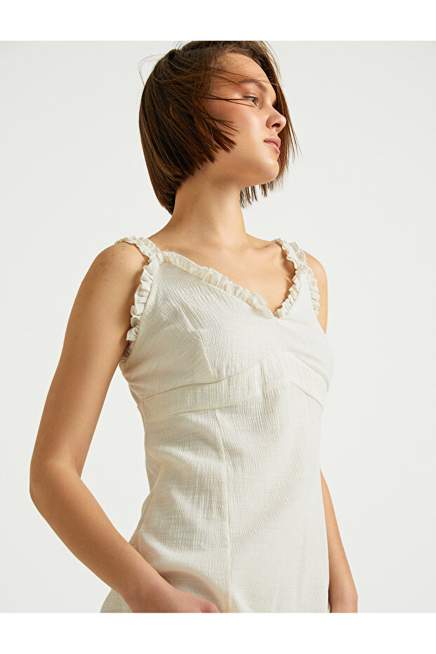 GÖGÜS DEKOLTELİ ASKILI MİDİ BOY ELBİSE - 4