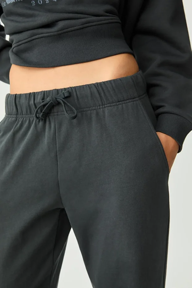 Relaxed Fit Bağcıklı Çan Paça Pantolon - 4
