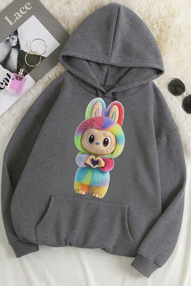 سويت شيرت مطبوع عليه 3 خيوط للجنسين مقاس كبير – نمط أرنب لابوبو 🐰 🦋 - 1