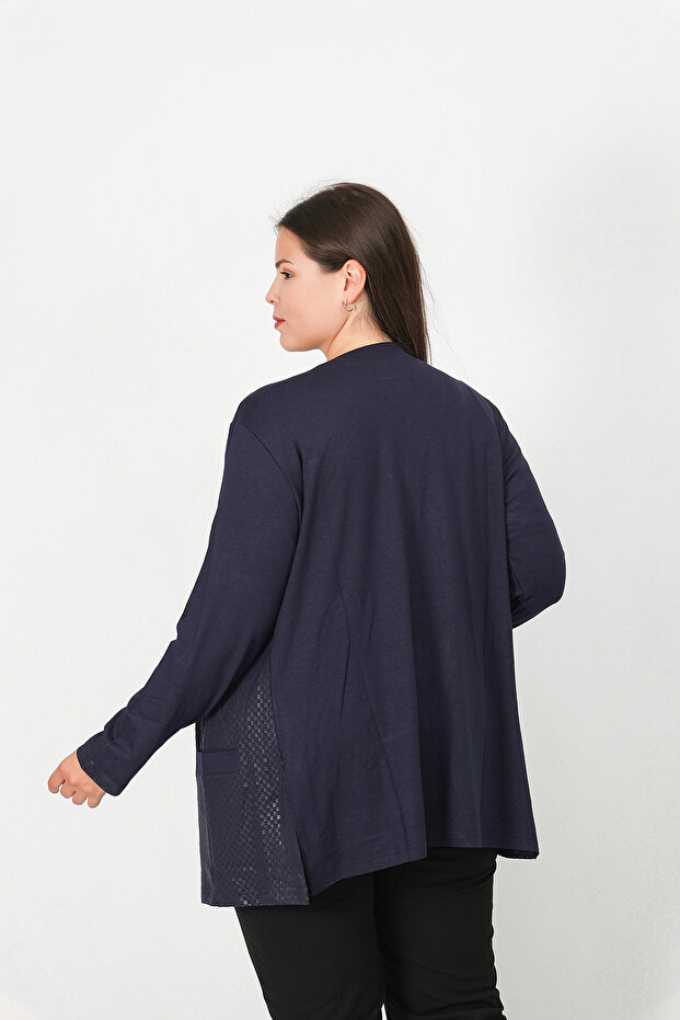 سترة منقوشة بأزرار من الجلد المرسيريزد - 4