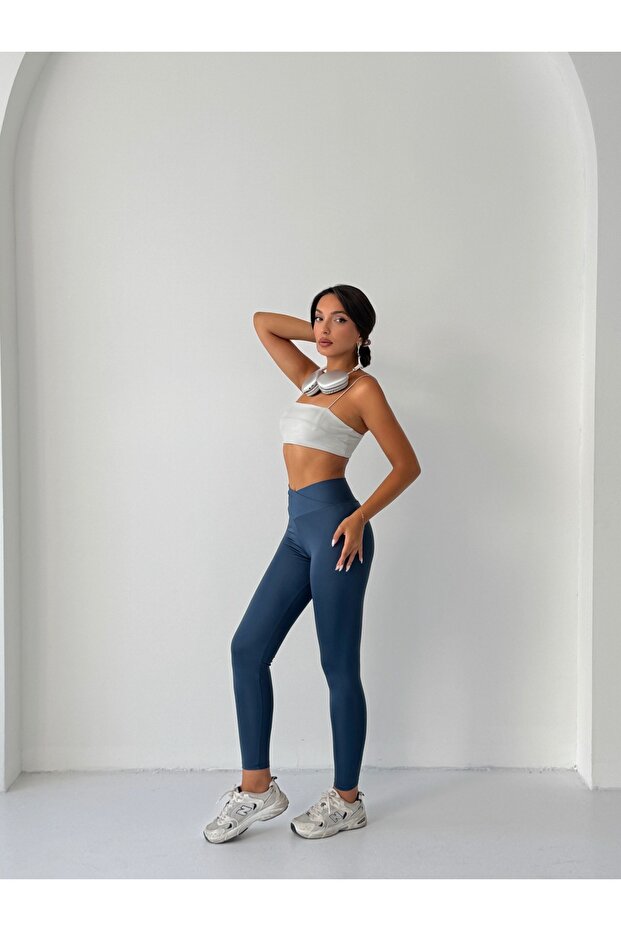 Magas derekú, karcsúsító leggings keresztirányú övvel, indigókék színben - 5