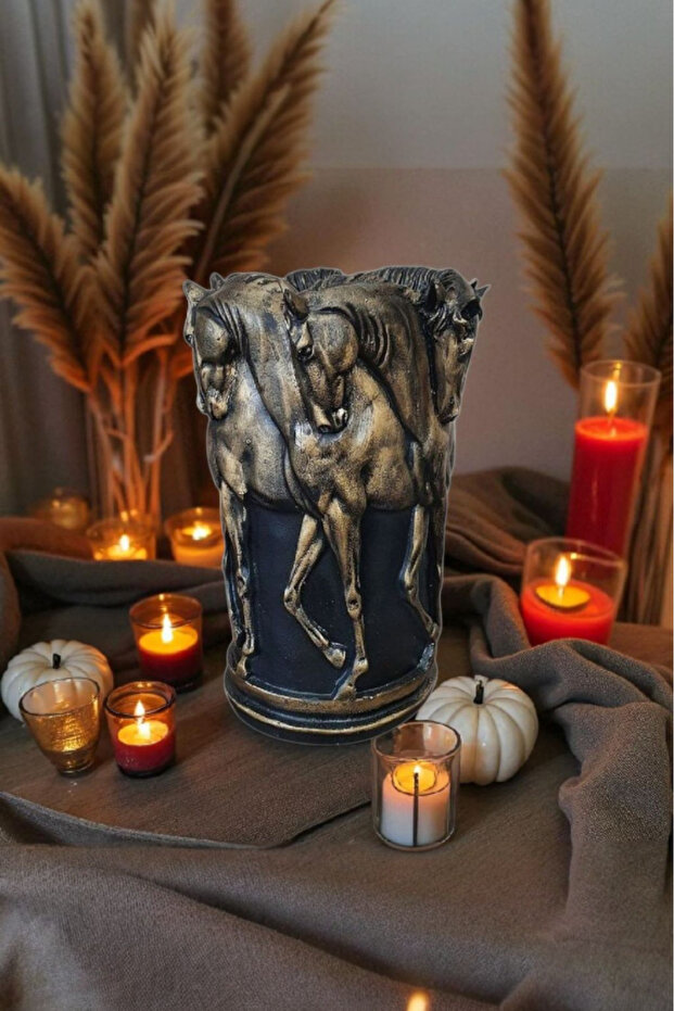 Dekoratif Atlı Vazo - 1