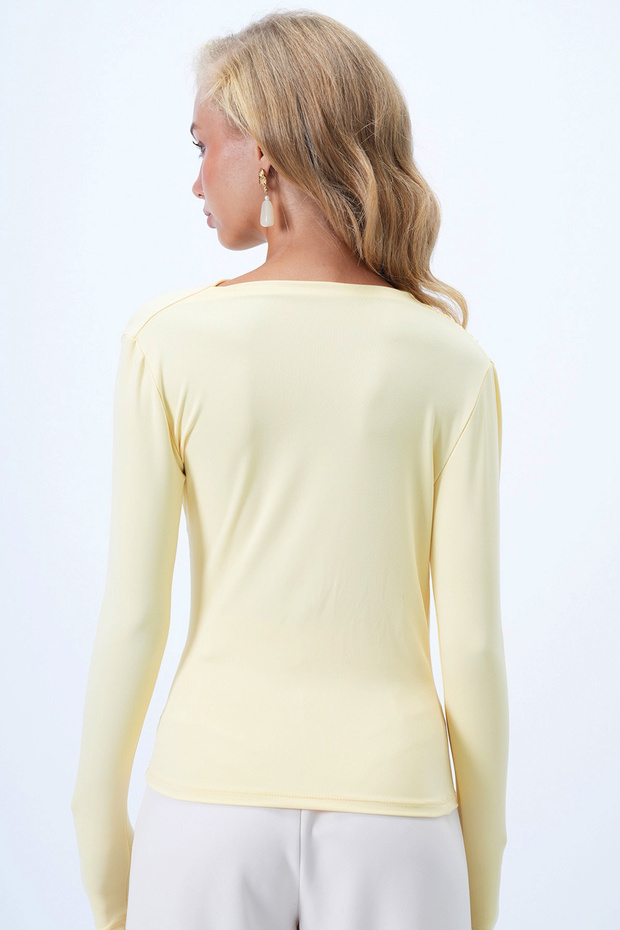 Dámska žltá blúzka Sandy s drapériou na páse a na ramenách Alc-X14376 - 6