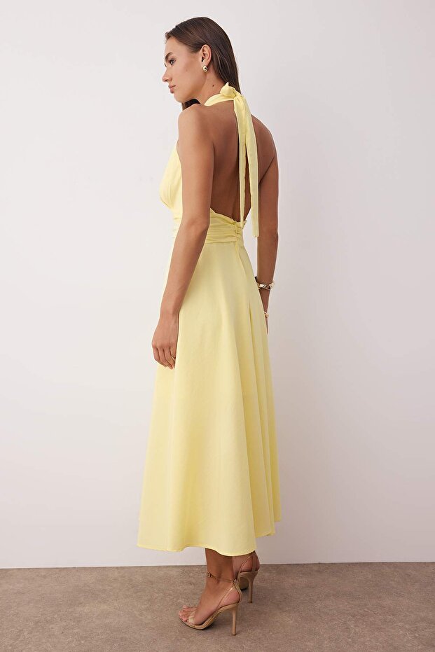 Světle žluté tkané šaty s nízkým výstřihem a popelínovou podšívkou TWOSS25EL00890 - 4