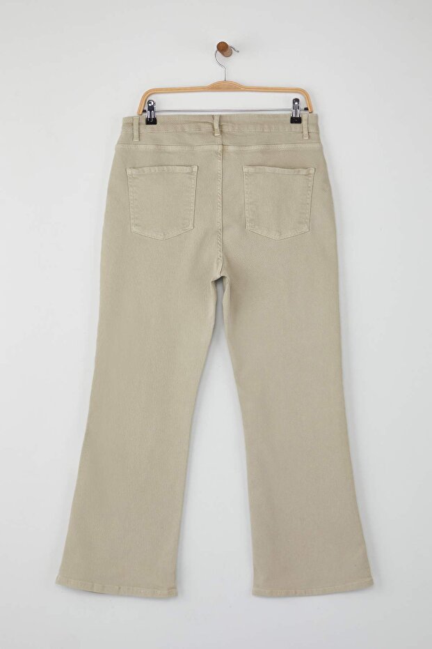 Bej Yüksek Bel Esnek Kumaş İspanyol Paça Flare Fit Büyük Beden Jeans TBBAW23JE00001 - 7