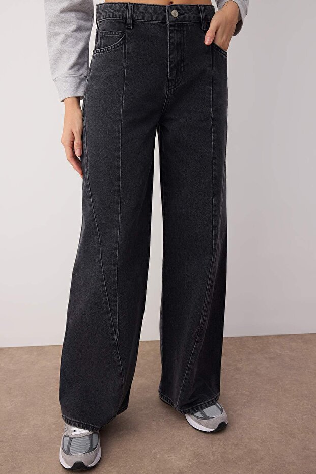 Siyah Normal Bel Dikiş Detaylı Wide Leg Geniş Paça Jeans TWOAW26JE00147 - 3