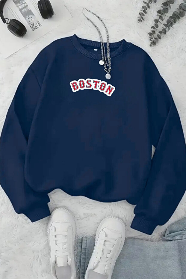 سويت شيرت بياقة دائرية مطبوعة باللون الأزرق الداكن للجنسين من BOSTON - قماش شتوي ملون