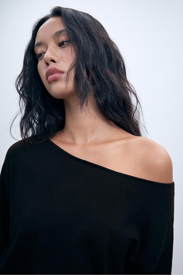 Geniş Yaka Kısa Örme Elbise - 4