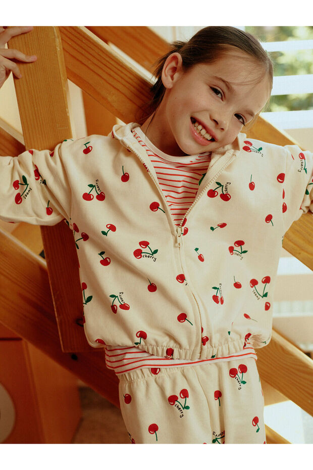 Cherry Printed Girl's Zippered Sweatshirt (W5)