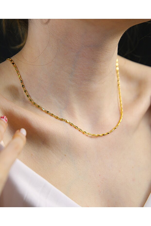Sparkling Look with Square Chain Gold Color Pendant Bracelet