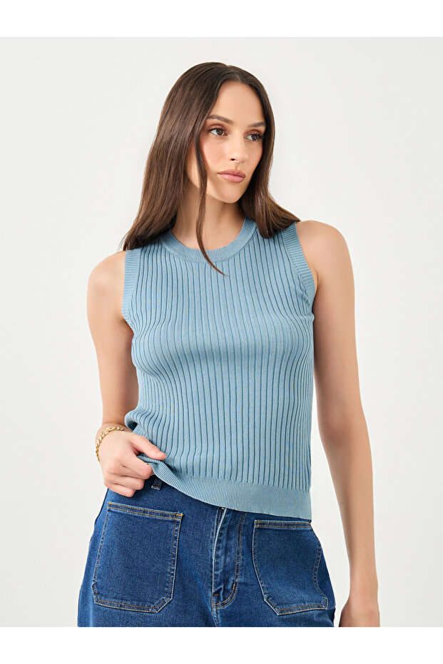 Sleeveless Ribbed Top