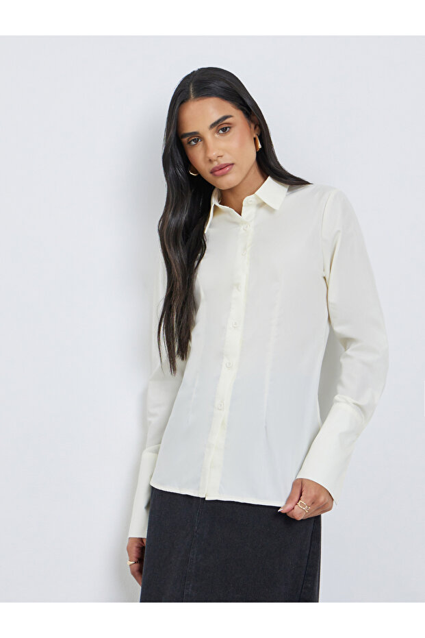 Solid Buttoned Spread Collar Shirt - 1