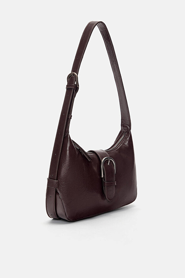 Çatlak görünümlü tokalı çapraz askılı çanta - 1