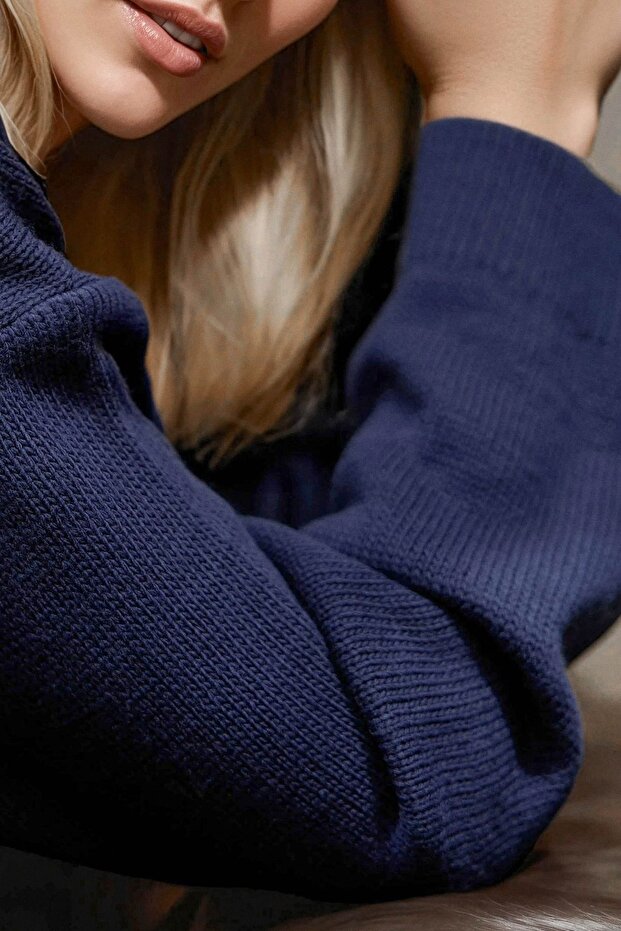 Kalın Örme V-Yaka Kazak - 2