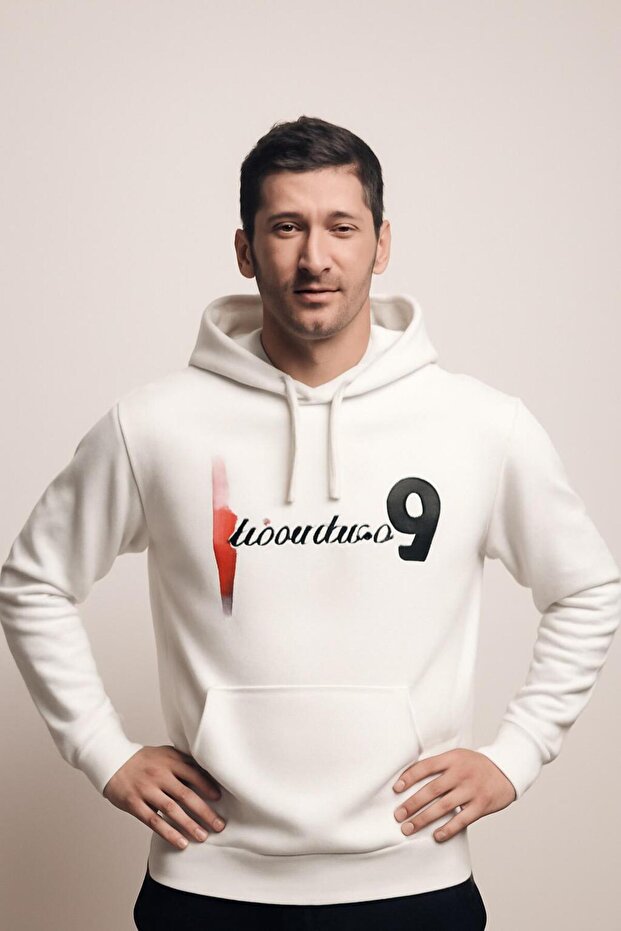 سويت شيرت بقلنسوة رقم 9 من Lewandowski - تصميم مخصص بنمط الكتابة اليدوية