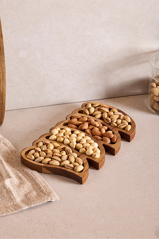 وعاء وجبات خفيفة على شكل قلب من أكاسيا 4 أقسام 25x14 سم