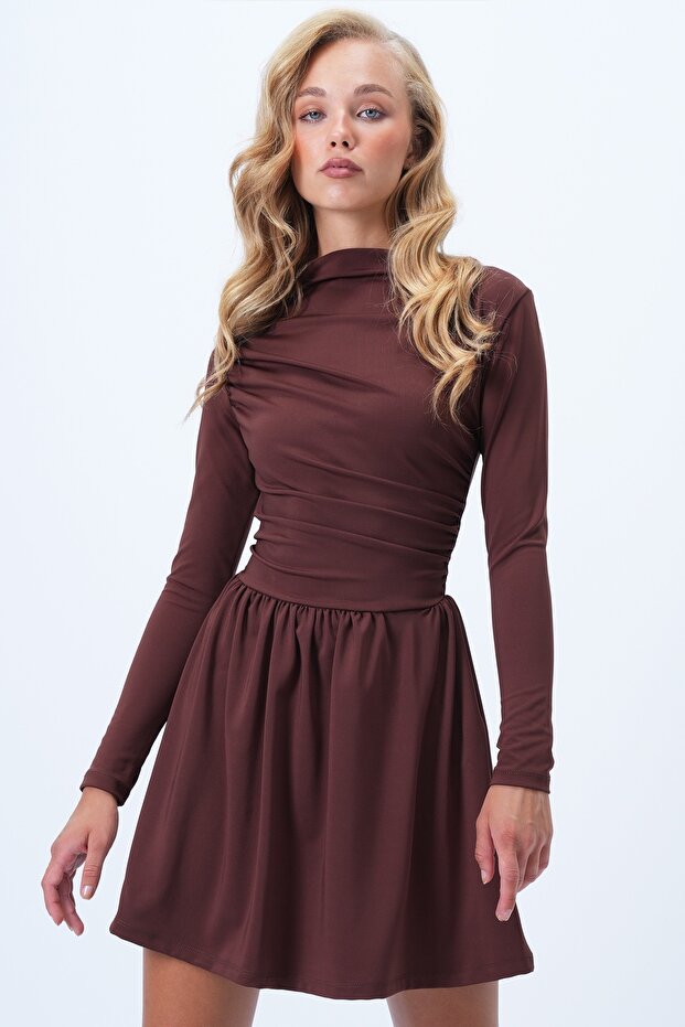 Acı Kahve Düşük Yaka Drape Detaylı Sandy Kloş Elbise ALC-X14371 - 1