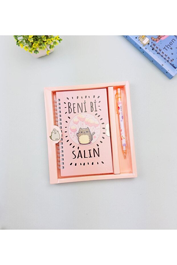 طقم دفتر ملاحظات وقلم بقفل منقوش لطيف - 1