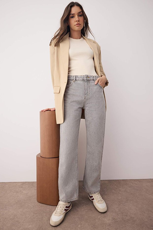 Gri Yüksek Bel Boru Paça Yeni Straight Jeans TWOAW26JE00060 - 2