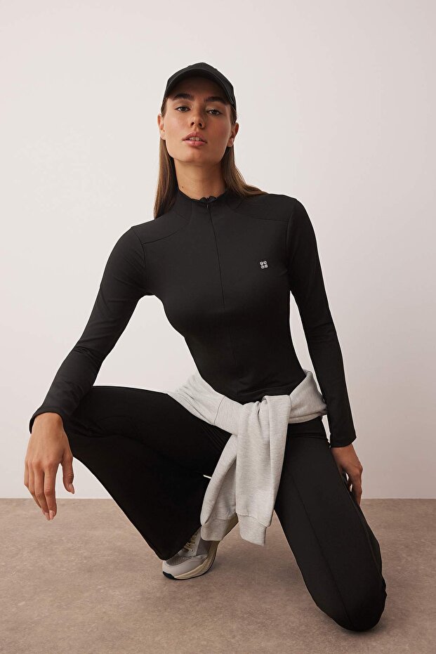 Siyah Dalgıç/Scuba Kumaş Fermuarlı ve Reflektör Baskılı Spor Örme Üst/Bluz THMAW26BZ00002 - 3