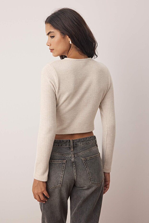 Bej Regular/Normal Kalıp Crop Düğme Detaylı Fırçalı Pointel Esnek Örme Bluz TWOAW26BZ00113 - 4