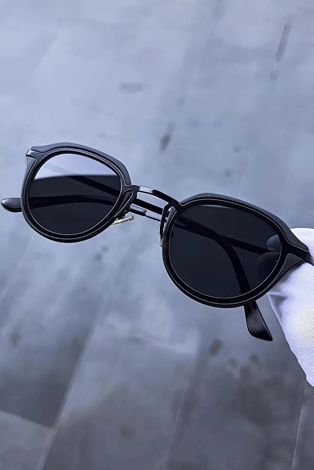 Bummble Unisex Black Oval Metal Luxury Sunglasses