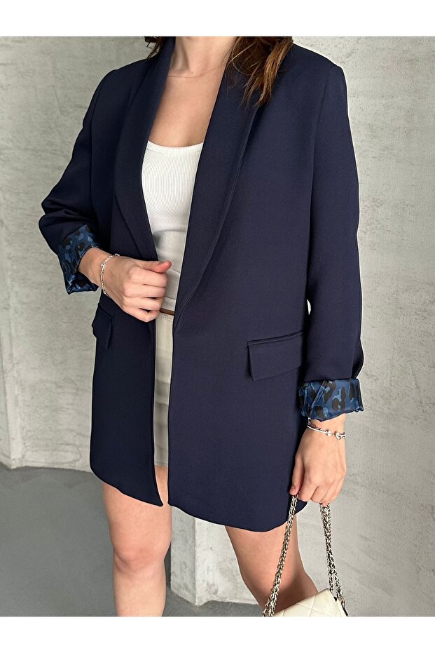 Oversized Long Blazer Jacket with Leopard Lining Detail - 3